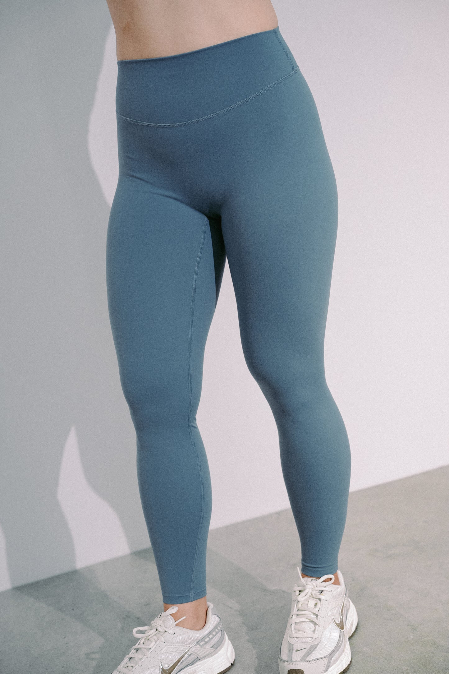Halo-lite Leggings - Comet Blue