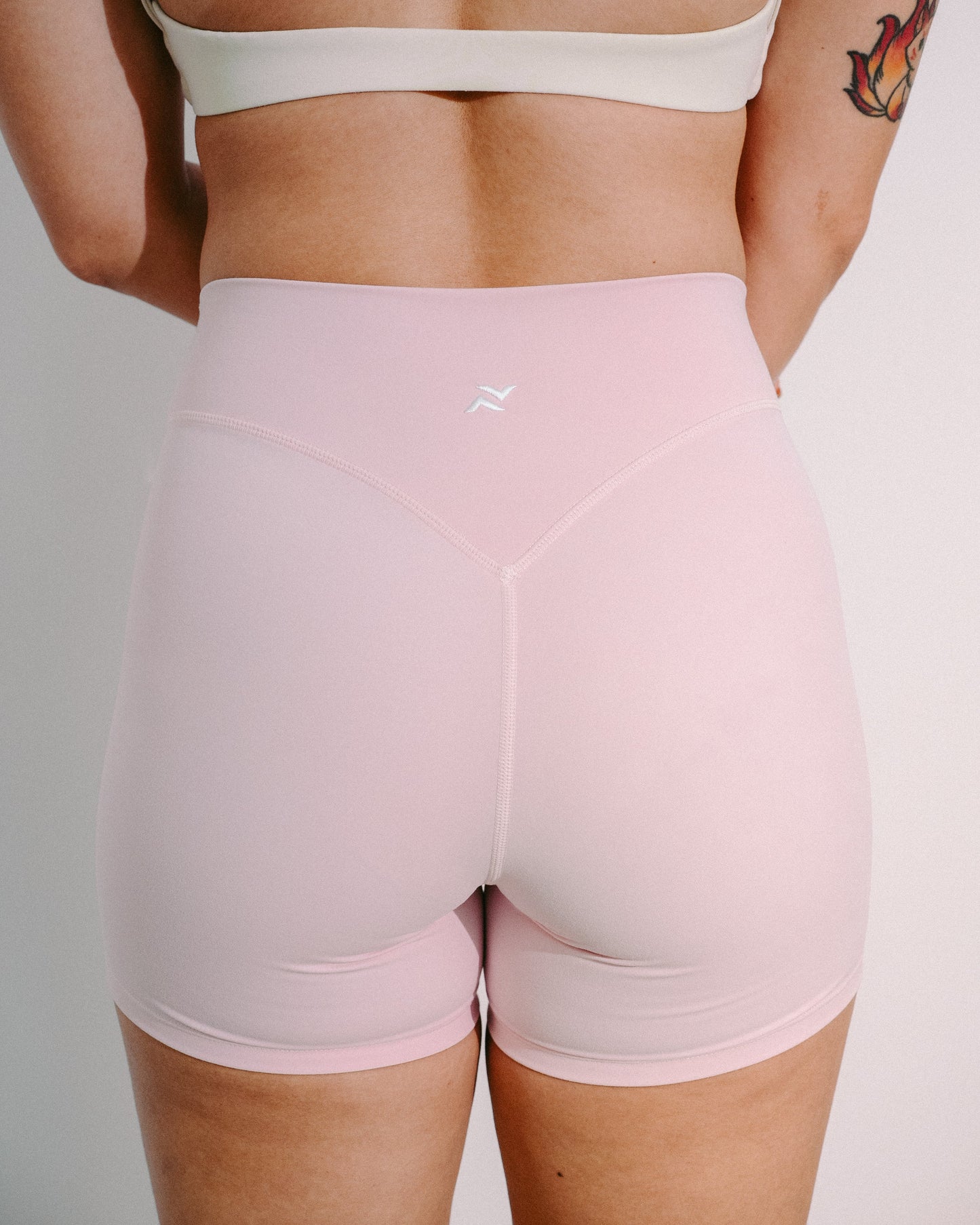 Halo-lite 4.5" Shorts - Luna